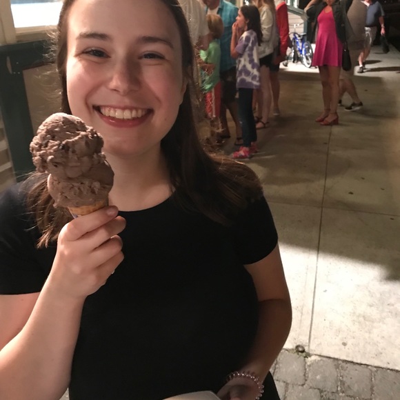 Meet your Posher, Emma - Picture 1 of 1